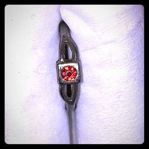 Read plastic ring meant fo kids to play with